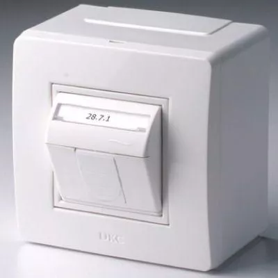Коробка PDD-N60 в сборе с 1 розеткой BRAVA RJ45 кат.5е (телефон/компьютер) бел. DKC 10665 Коробка PDD-N60 в сборе с 1 розеткой BRAVA RJ45 кат.5е (телефон/компьютер) бел. DKC 10665