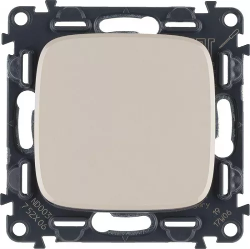 Механизм переключателя 1-кл. СП Valena Allure 10А IP20 250В 10AX с лиц. панелью безвинт. зажимы сл. кость Leg 752806