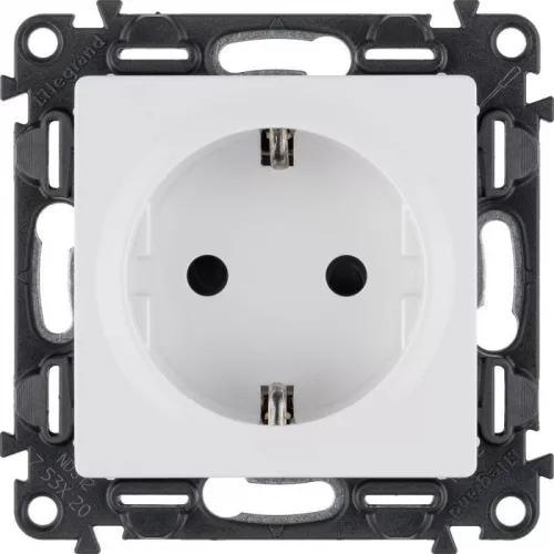Механизм розетки 1-м СП Valena Life 16А IP20 250В 2К+З с лиц. панелью защ. шторки безвинт. зажимы бел. Leg 753420