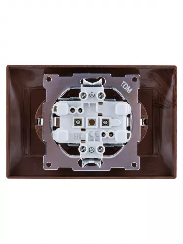 Розетка двойная 2П+З 16А 250В с защ. шт. венге "Лама" TDM фото 4